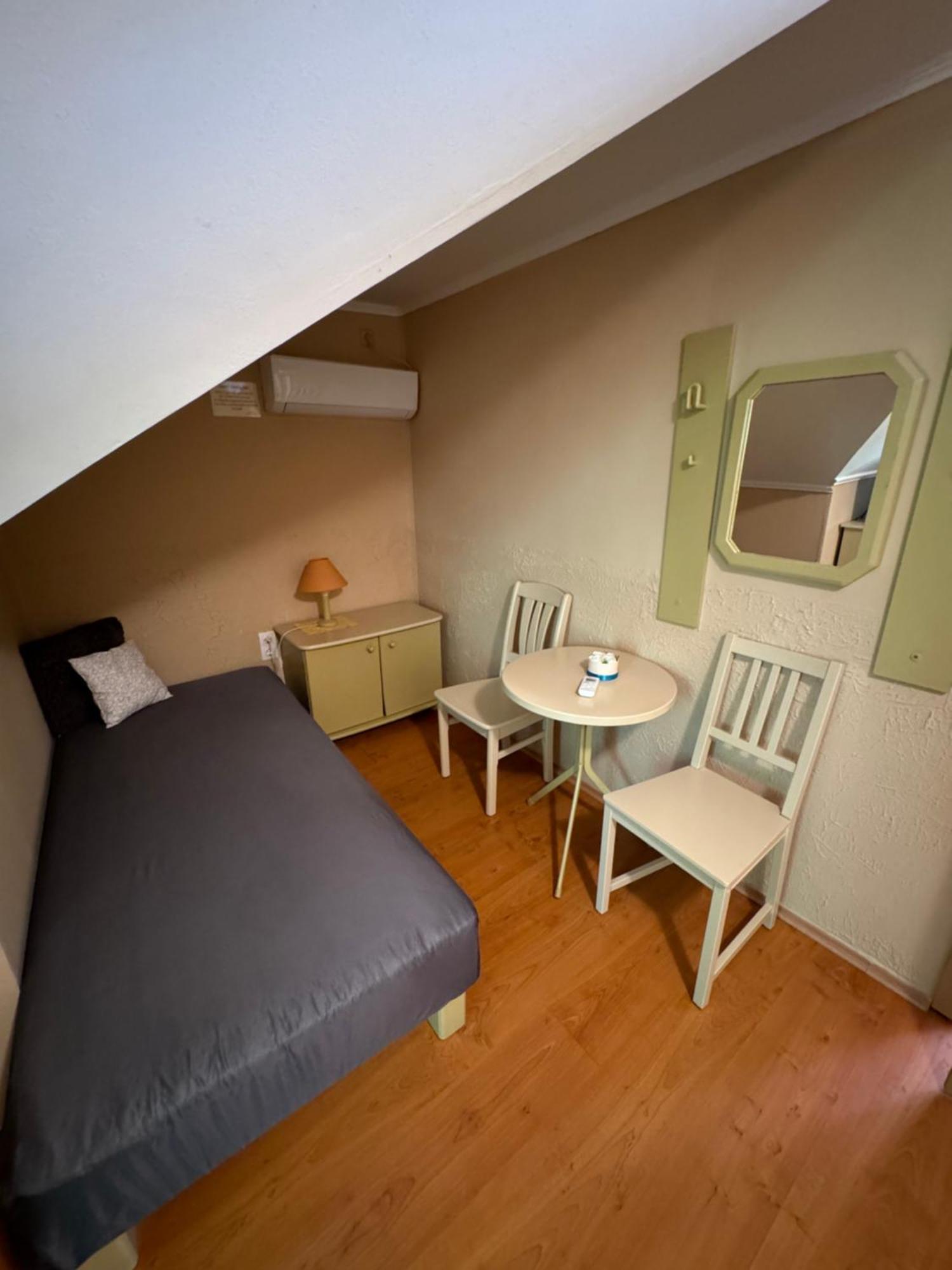 Rozsa Apartman 2 Alsóörs الغرفة الصورة