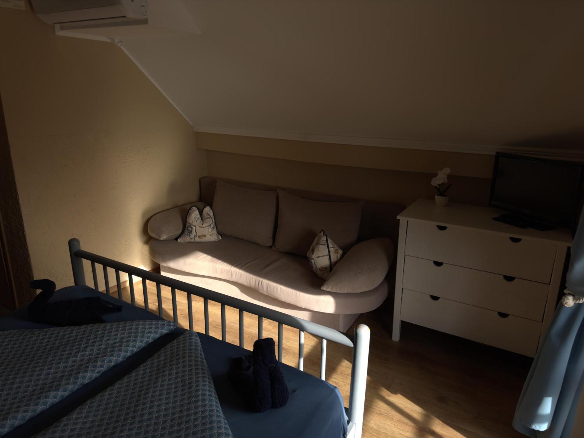 Rozsa Apartman 2 Alsóörs الغرفة الصورة